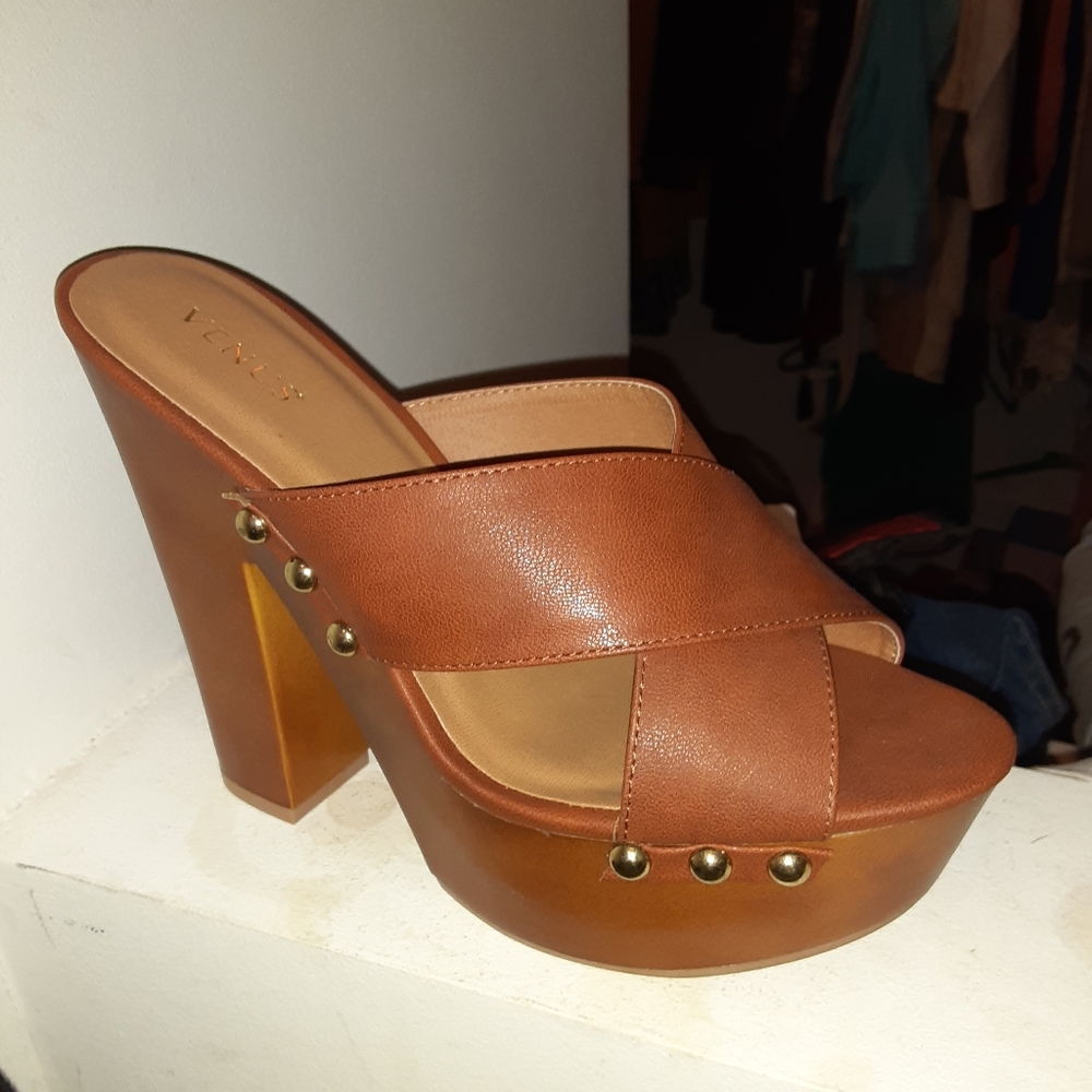 Venus brown wedge sandle